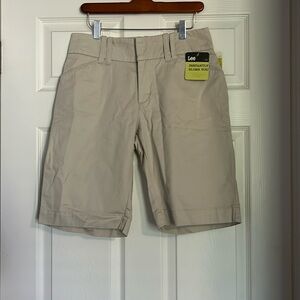 Lee just below the waist Bermuda short size 10M